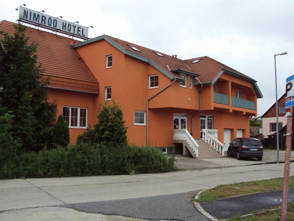 Budova, v ktorej sa hotel nachádza