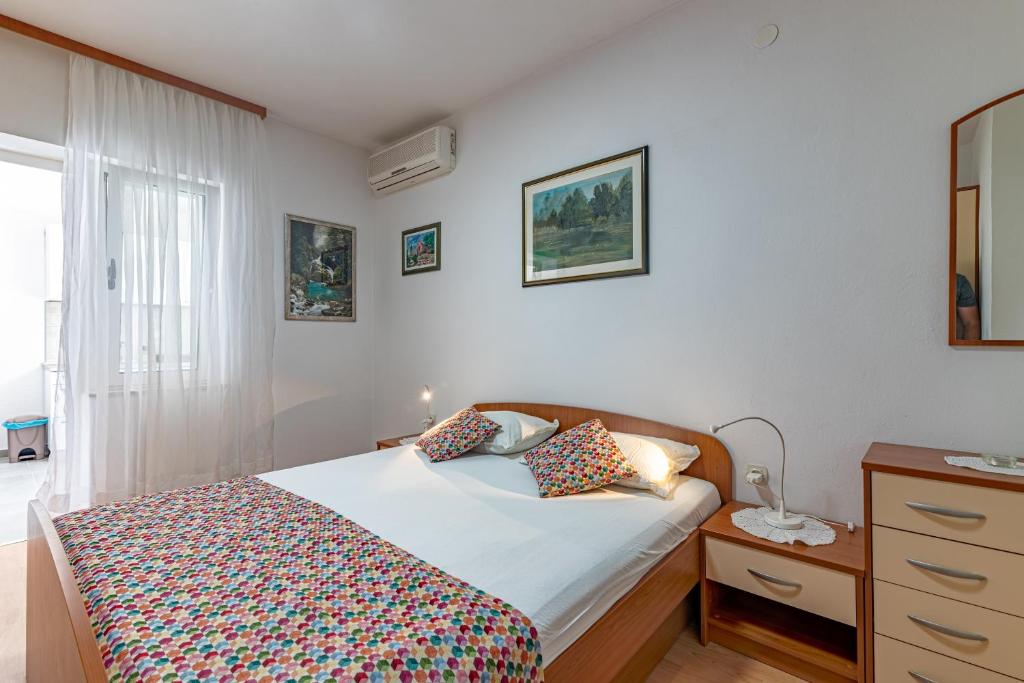 Posteľ alebo postele v izbe v ubytovaní Apartments with parking spaces Jelsa, Hvar - 134