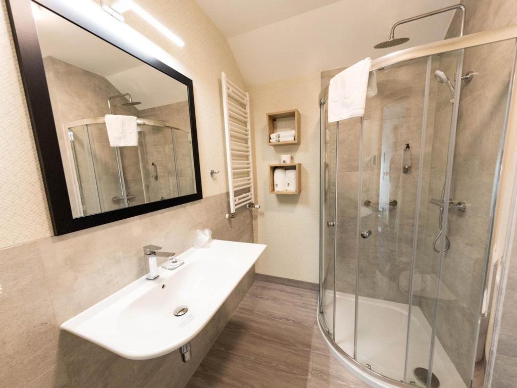 Ignasiak Hotel - Standard Triple Room