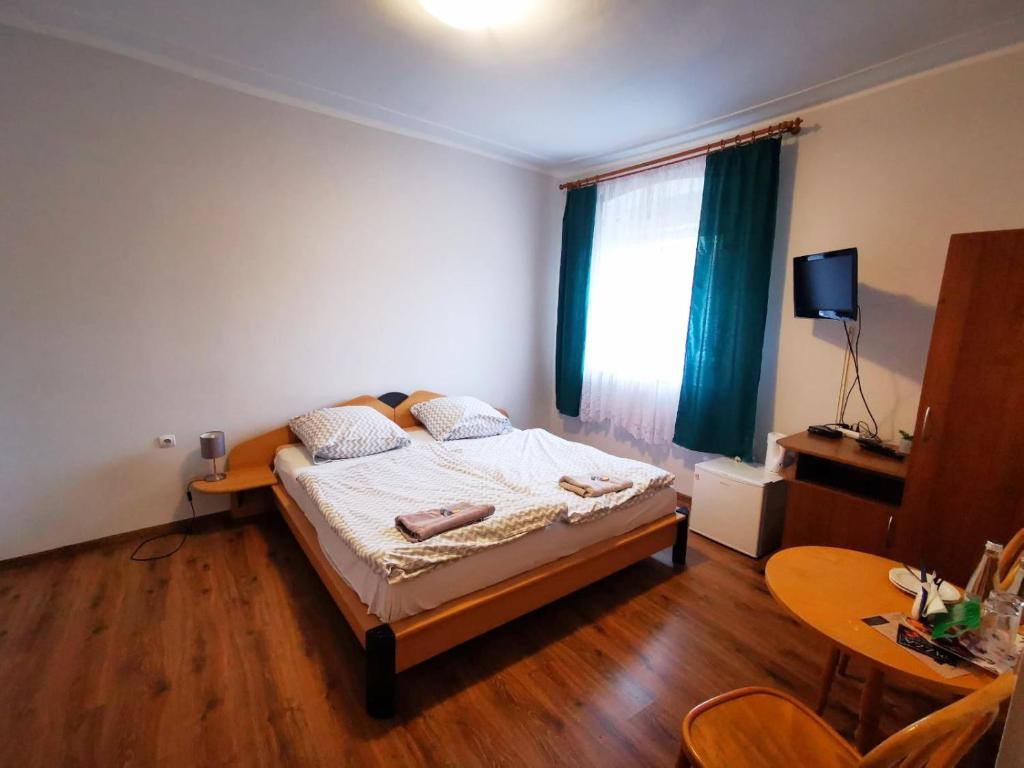 Hotel Stary Ratusz - Double Room - Disability Access