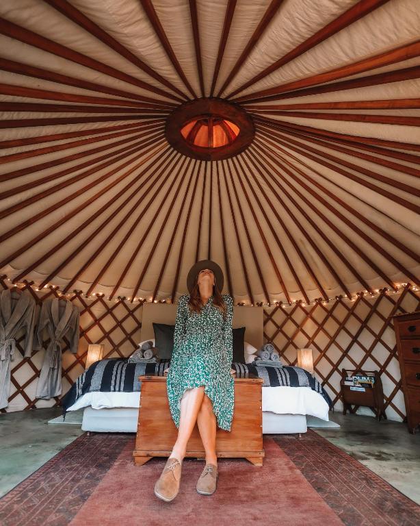 Posezení v ubytování Southern Yurts