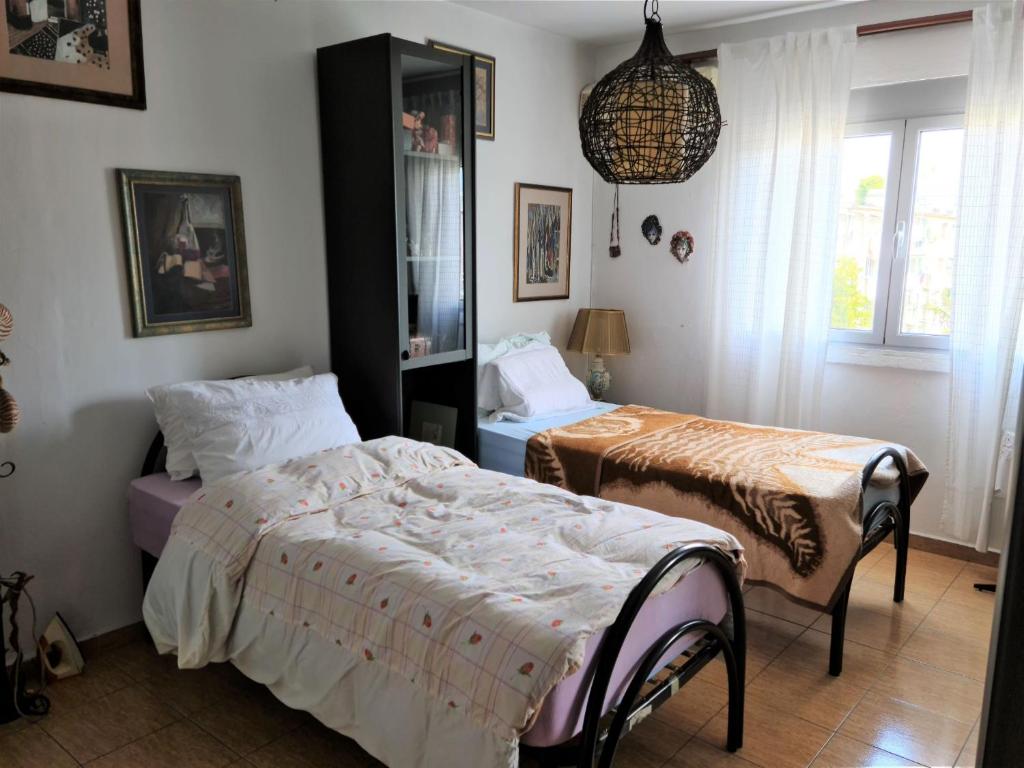 2-bedroom apartment with Dajti Mountain view - Image 2