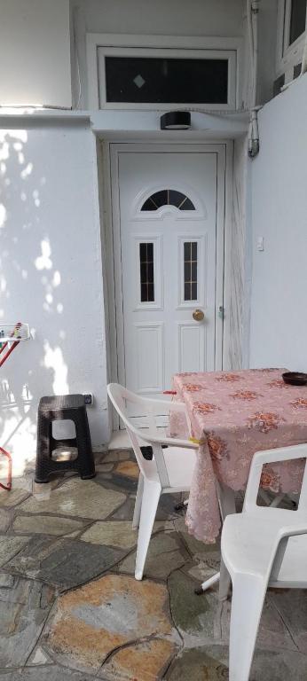 Fotografia z galérie ubytovania Grey Studio v destinácii Néa Michanióna