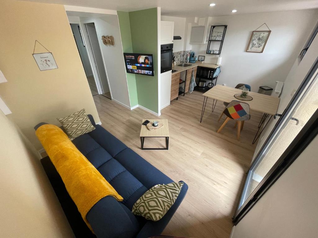 TV a/nebo společenská místnost v ubytování Ô'Bon'Plan - Piscine, Calme, 20 min Lyon