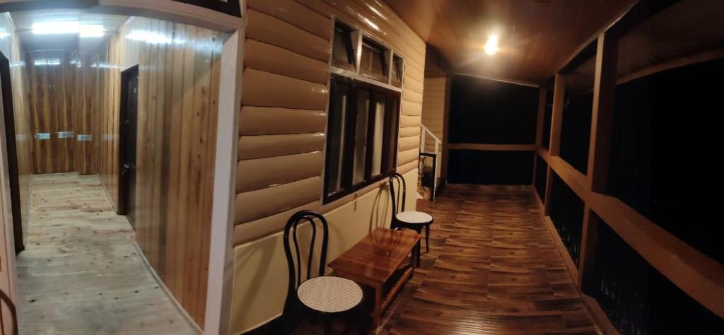 Himalayan Cloud's Homestay - Sala Familiar Con Vista A La Montaña