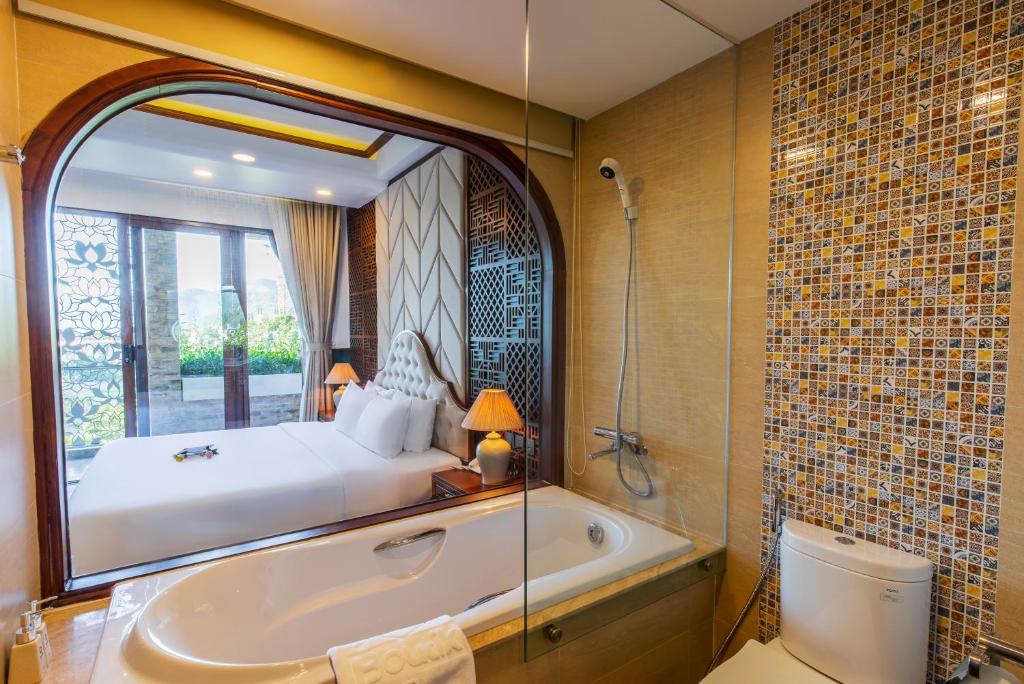 Phòng tắm tại Boutik Cham NhaTrang Hotel