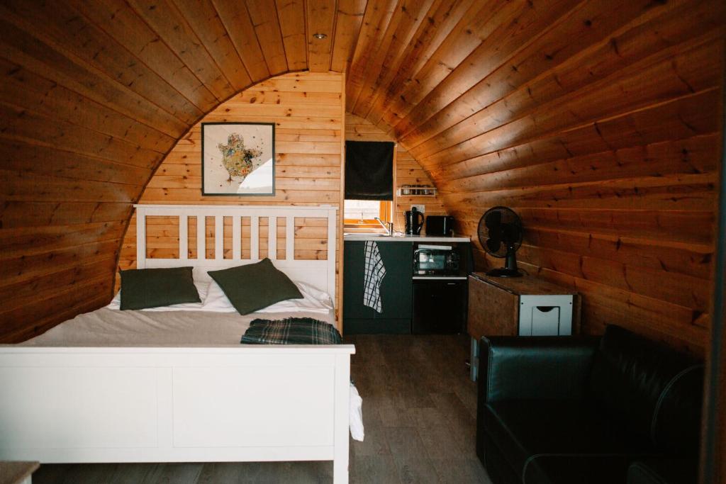 Letto o letti in una camera di The Pods at Streamvale