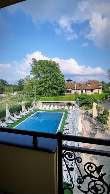 Piscina di ATOS Srebrno jezero - Villa and Restaurant o nelle vicinanze