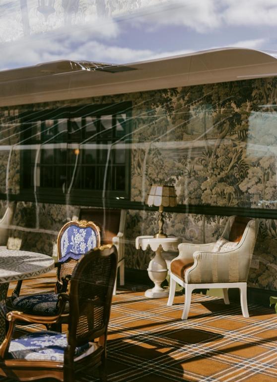 Nespecifikovaný výhled na hory nebo výhled na hory při pohledu z hotelu