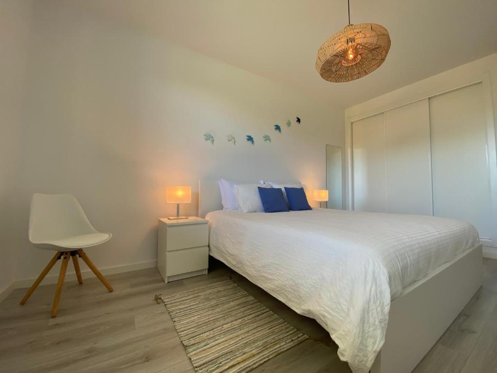 Postel nebo postele na pokoji v ubytování Albufeira Malpique Beach Apartment