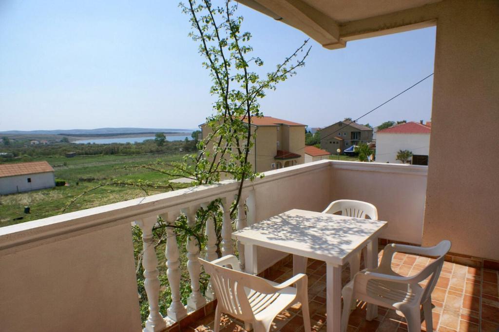 Balkon lub taras w obiekcie Apartments with a parking space Povljana, Pag - 229