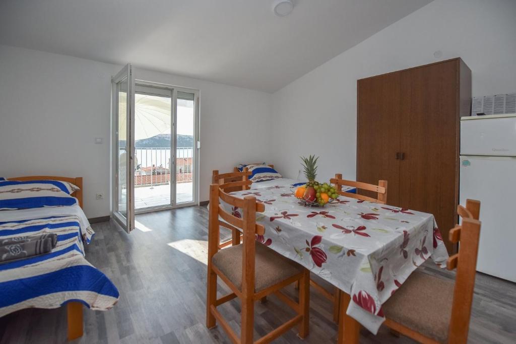 Fotografie z fotogalerie ubytování Apartments by the sea Stara Novalja, Pag - 235 v Novalji