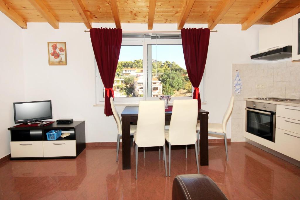 Kuchnia lub aneks kuchenny w obiekcie Apartments by the sea Grscica, Korcula - 169