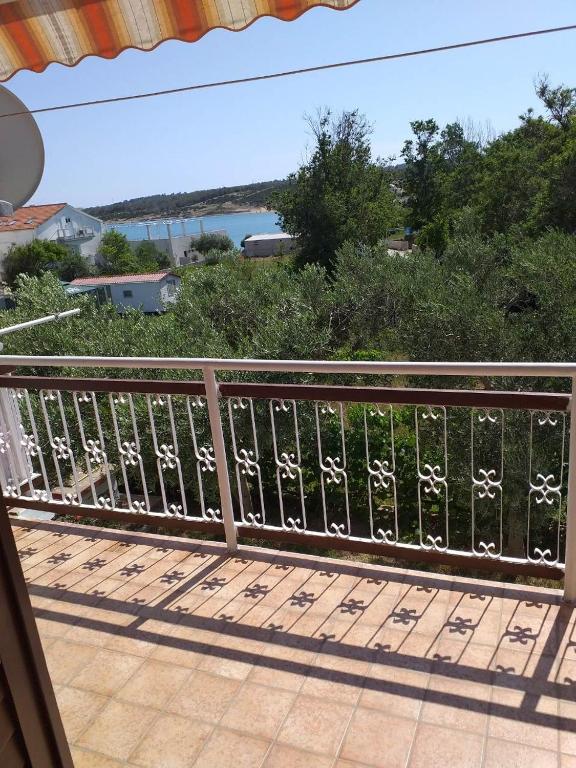 Фотография из галереи Apartments by the sea Caska, Pag - 202 в городе Новаля