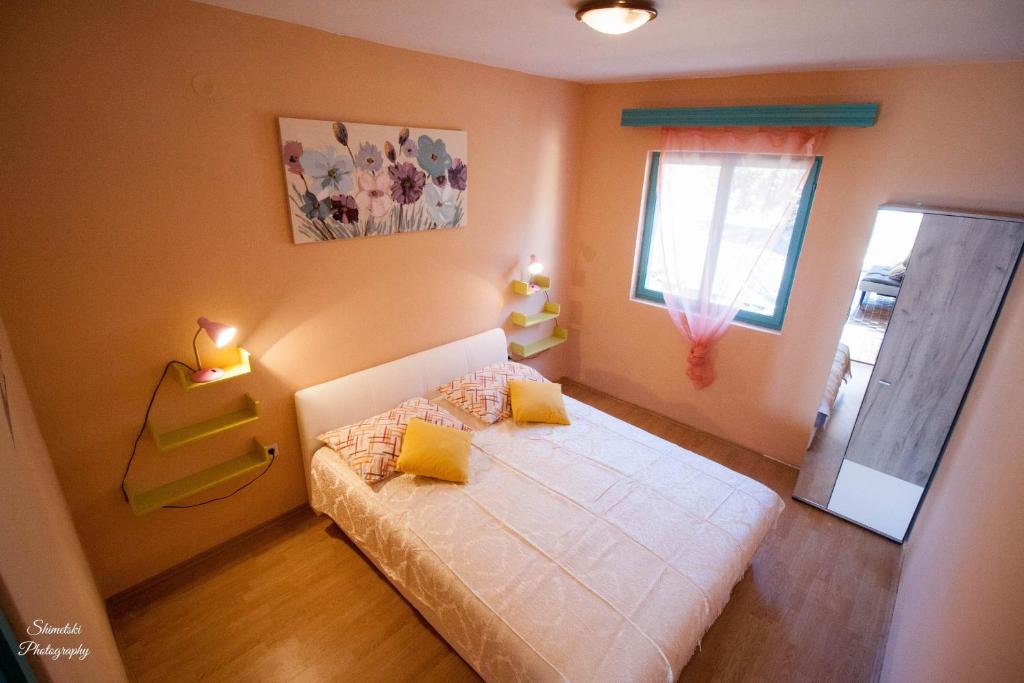 Posteľ alebo postele v izbe v ubytovaní Apartments by the sea Zavalatica, Korcula - 247