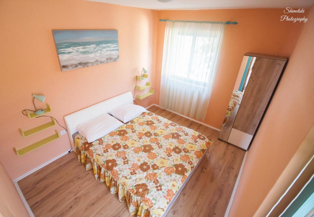 Posteľ alebo postele v izbe v ubytovaní Apartments by the sea Zavalatica, Korcula - 247