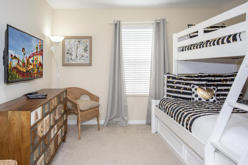 4873SL 4Br Pool Townhouse in Storey Lake Resort Pet Friendly