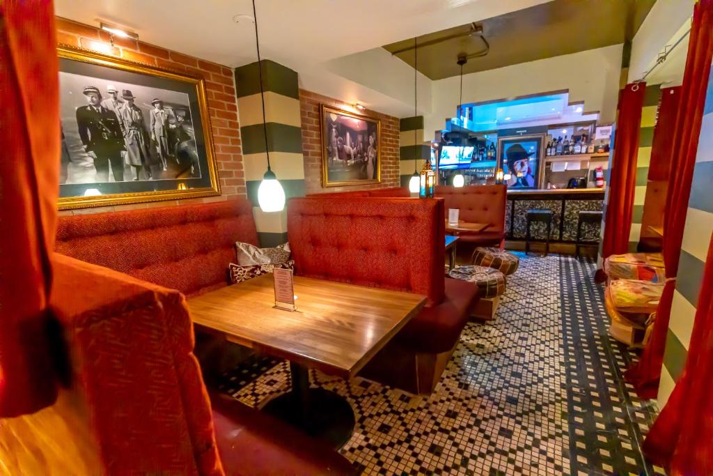 Posezení v ubytování CasaBlanca Hotel