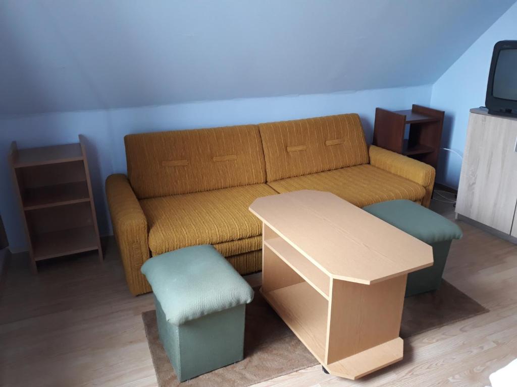 A seating area at F 106 Vendégház