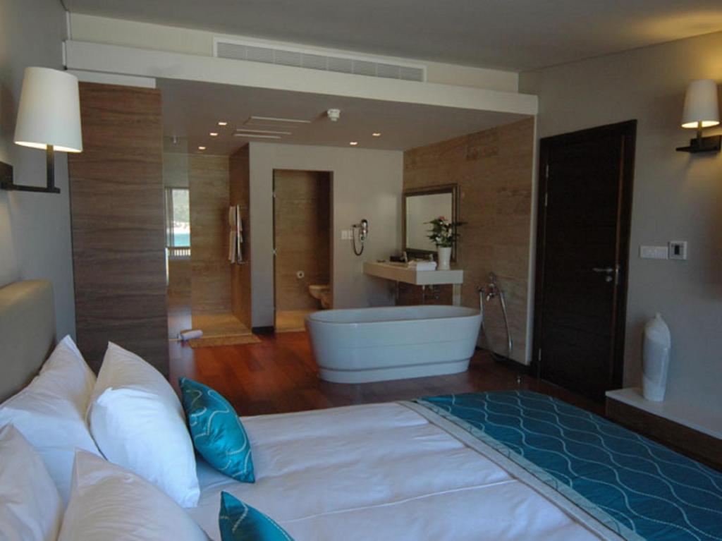Chapmans Peak Beach Hotel - 