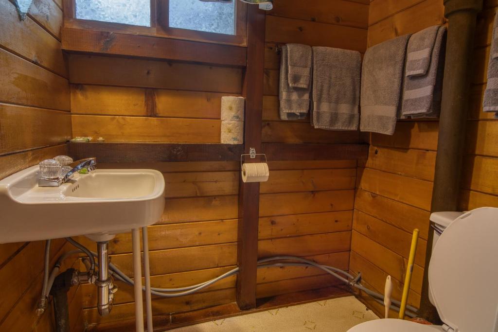 Mynd úr myndasafni af Timbers Resort í Fairmont Hot Springs