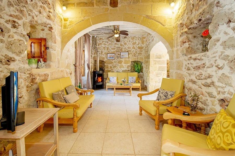 Posezení v ubytování Lellux Holiday Home
