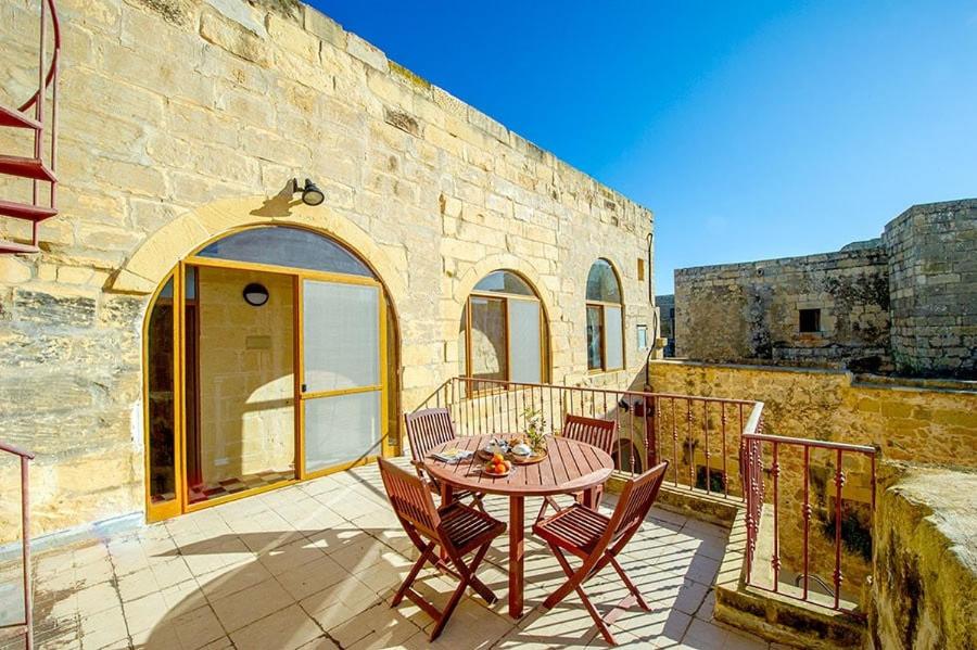 Balkón nebo terasa v ubytování Lellux Holiday Home