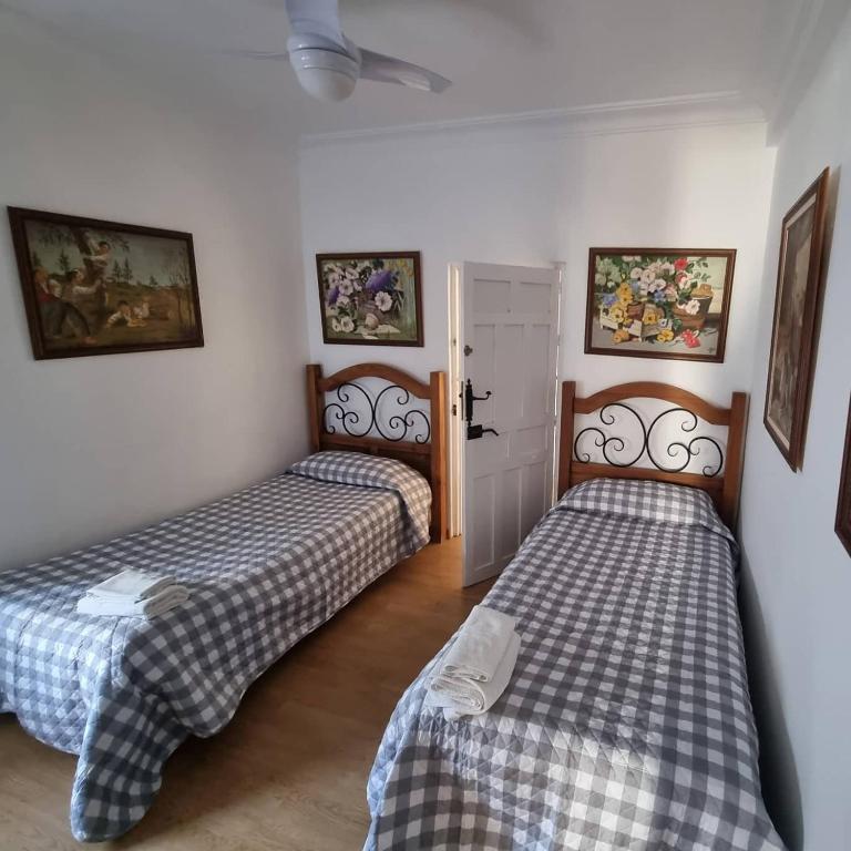 Finca exclusiva (10.000m2) para 10-17 personas, Sevilla ...