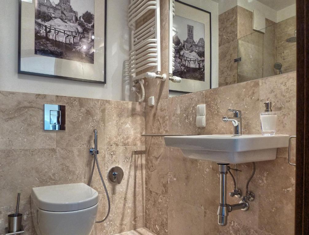 Kúpeľňa v ubytovaní Tartaczna Deluxe Apartments Gdansk