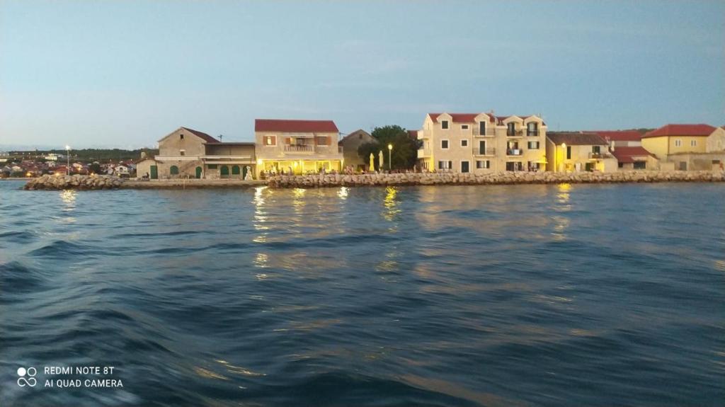 Zdjęcie z galerii obiektu Clover Apartman w mieście Zadar