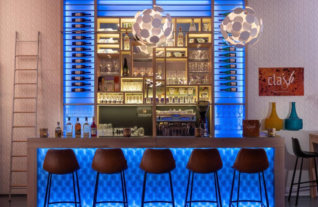 Lounge nebo bar v ubytování NYX Hotel Prague by Leonardo Hotels