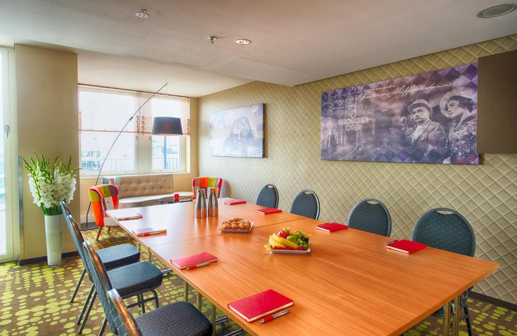 Posezení v ubytování Leonardo Hotel Berlin Mitte
