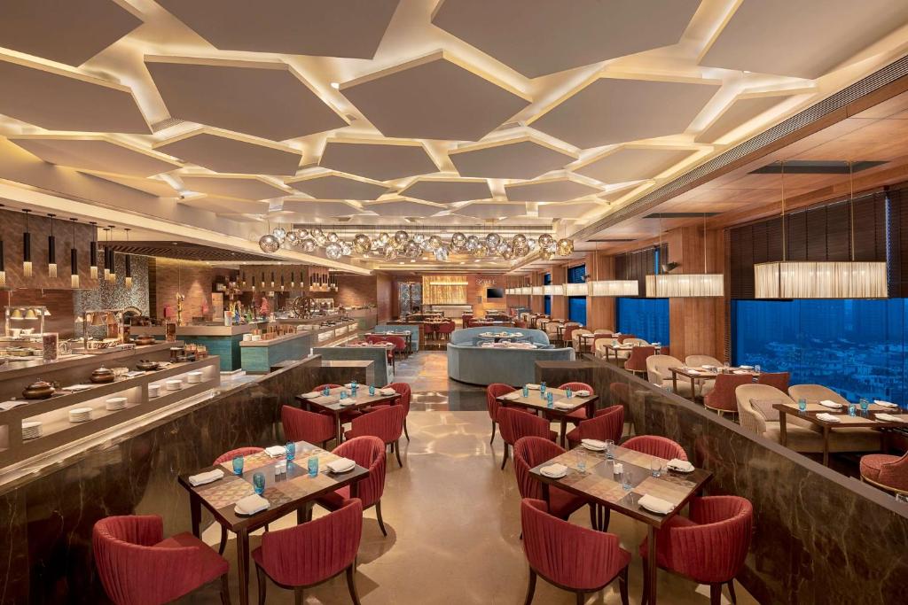 Restaurace v ubytování Radisson Blu Towers Kaushambi Delhi NCR