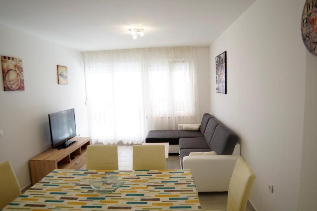 Apartments by the sea Podstrana, Split - 15101
