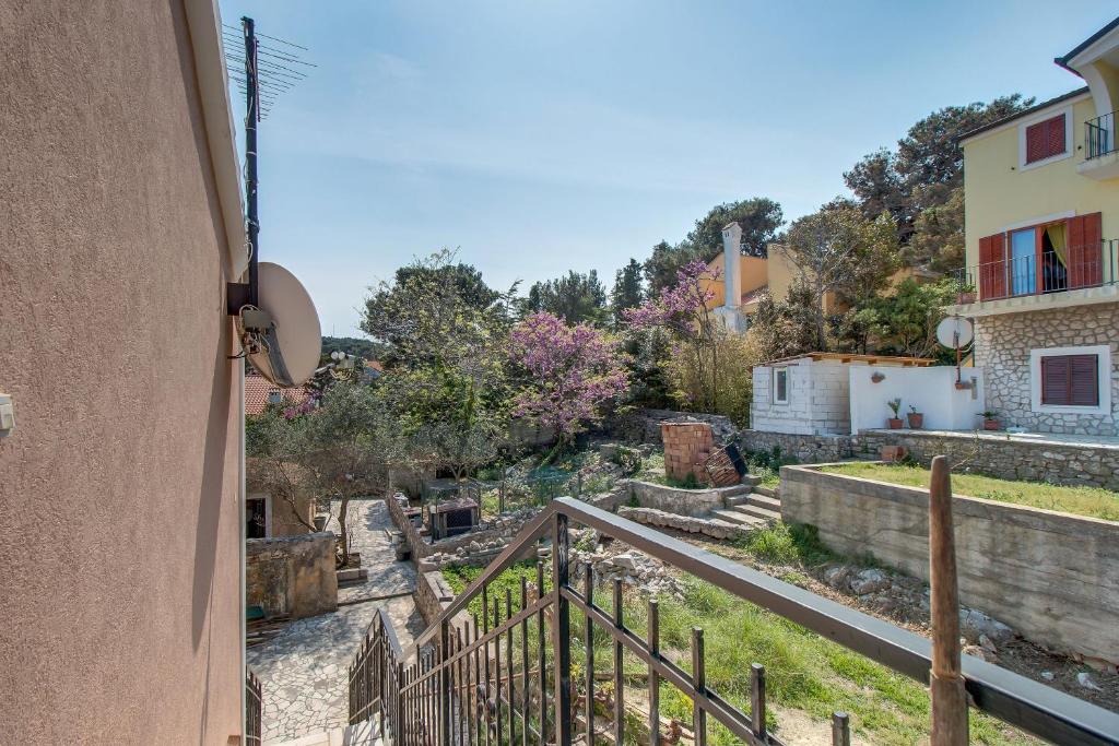 Vonkajšia záhrada v ubytovaní Apartments by the sea Mali Losinj (Losinj) - 15221