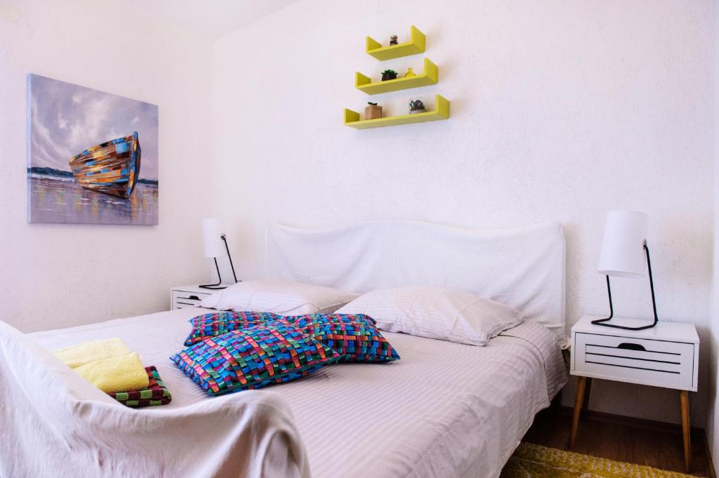 Fotografia z galérie ubytovania Apartments by the sea Trogir - 15237 v Trogiri