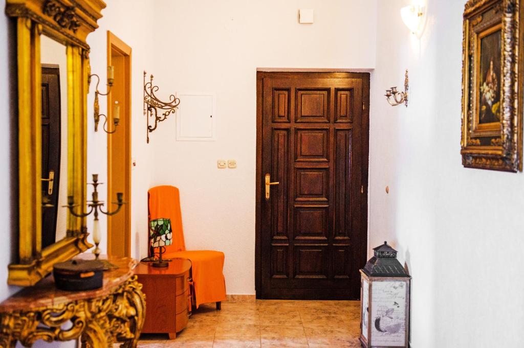 Fotografia z galérie ubytovania Apartments by the sea Trogir - 15237 v Trogiri