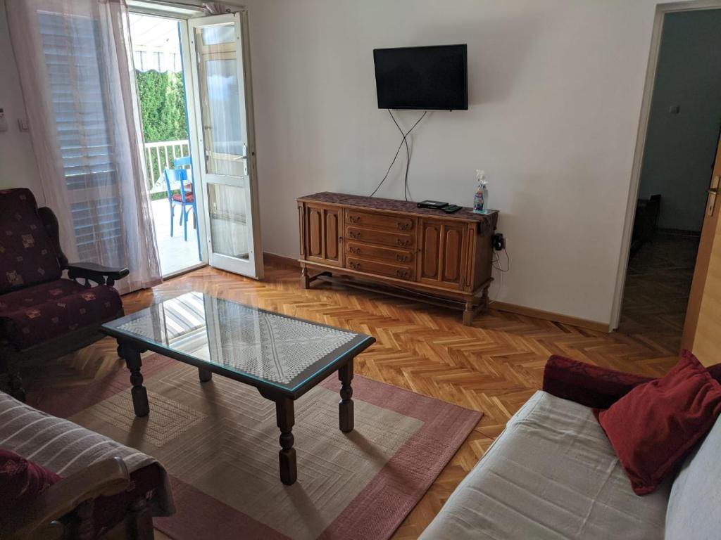 Televízia a/alebo spoločenská miestnosť v ubytovaní Apartments with a parking space Selce, Crikvenica - 15244