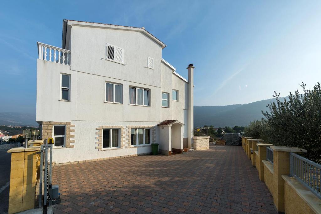 Fotografie z fotogalerie ubytování Apartments by the sea Grebastica, Sibenik - 9695 v destinaci Grebaštica