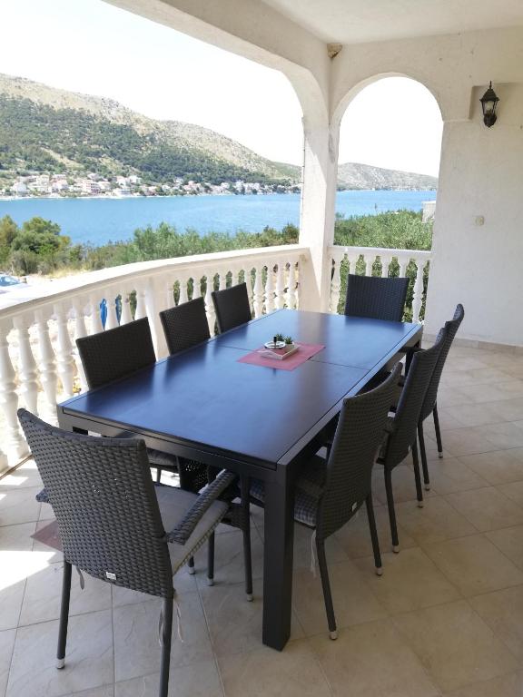 Fotografie z fotogalerie ubytování Apartments by the sea Grebastica, Sibenik - 9695 v destinaci Grebaštica