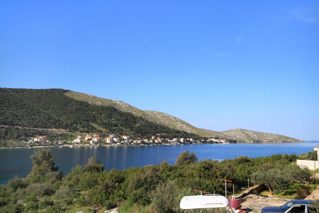 Fotografie z fotogalerie ubytování Apartments by the sea Grebastica, Sibenik - 9695 v destinaci Grebaštica