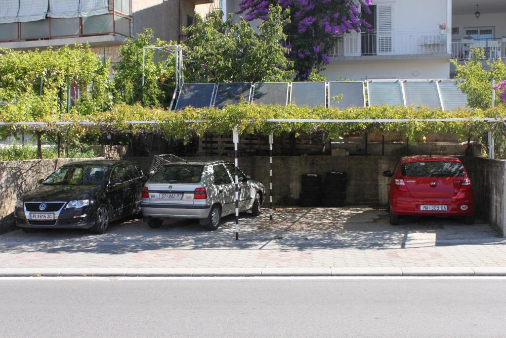 Fotografia z galérie ubytovania Apartments with a parking space Makarska - 9696 v destinácii Makarska
