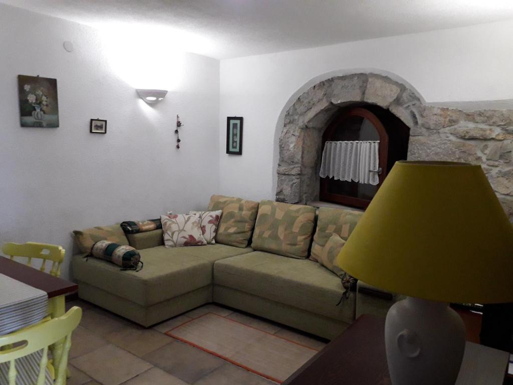 Zdjęcie z galerii obiektu Family friendly apartments with a swimming pool Veprinac, Opatija - 14916 w mieście Veprinac