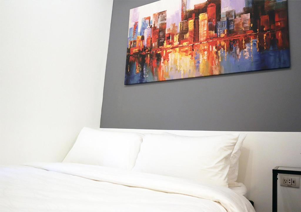 mySTAY Hotel BGC East - Camera Queen