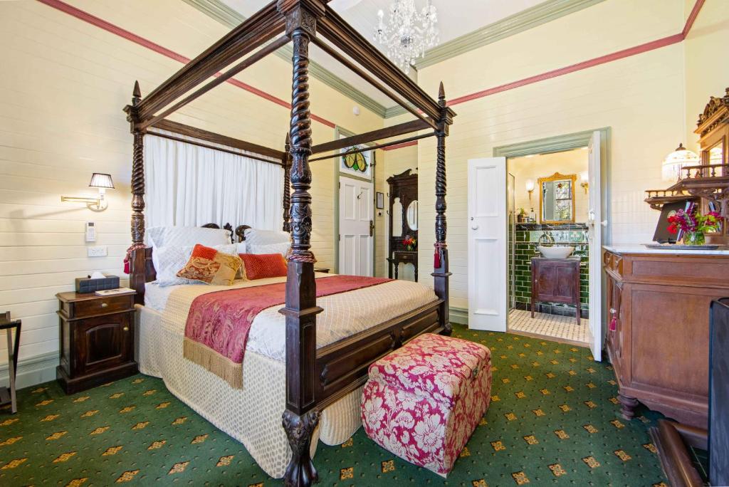 The Old Bank Gladstone Licensed Restaurant & Boutique Accommodation - Salle De Reine