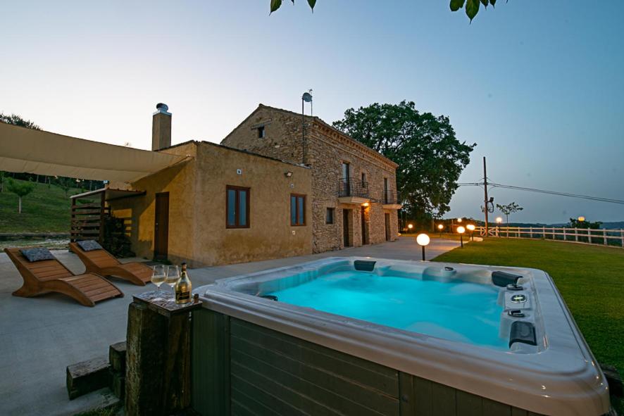een groot zwembad voor een huis bij Za Teresa - Intimacy Resort in Giuliano Teatino