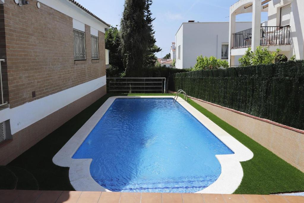 The swimming pool at or close to AT096 Piscina privada, barbacoa, wifi, 900m de la playa