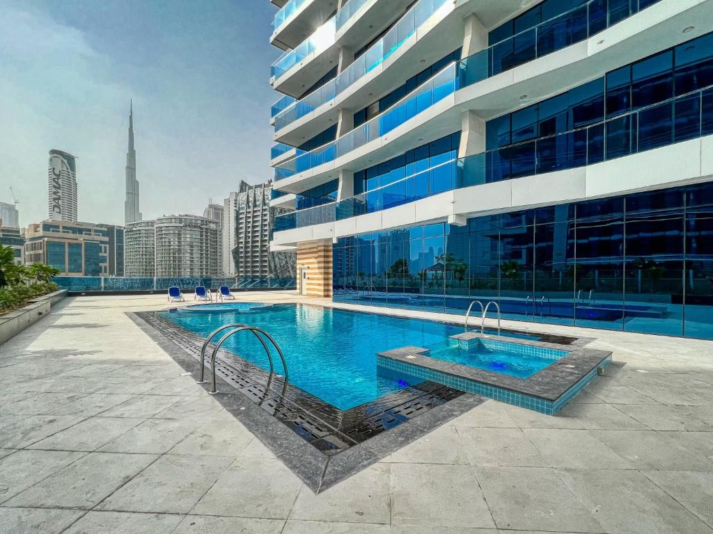 The Smart Concierge - Waves By KASCO, Dubai – Updated 2024 Prices