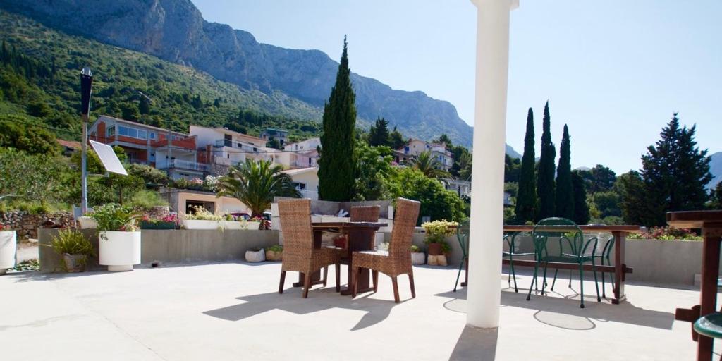 Fotografia z galérie ubytovania Apartments by the sea Brist, Makarska - 13011 v Podaci