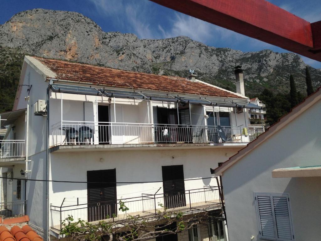 Fotografia z galérie ubytovania Apartments by the sea Brist, Makarska - 13011 v Podaci
